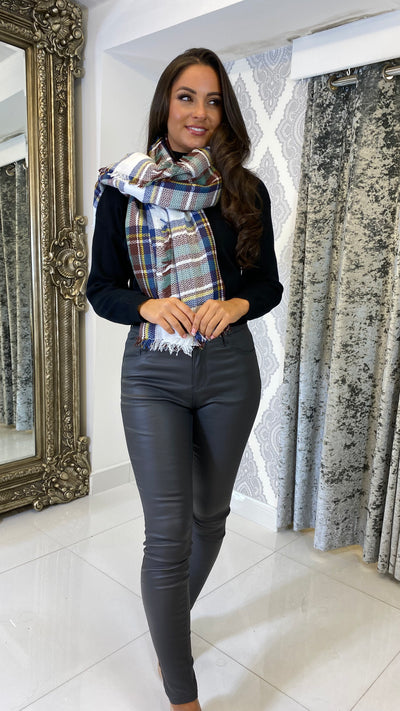 Purple/White Checked Daywear Scarf for Winter