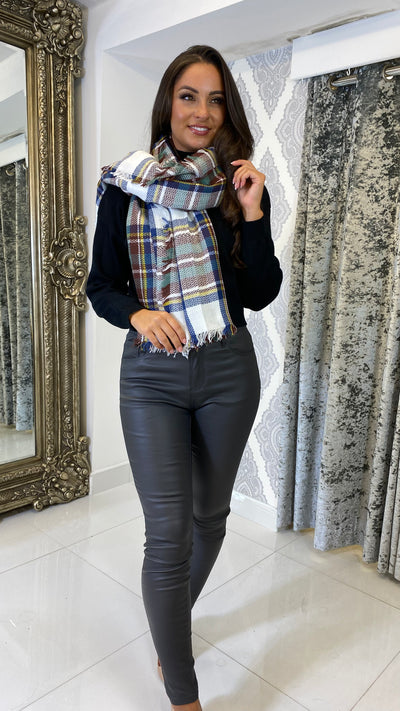 Purple/White Checked Daywear Scarf for Winter