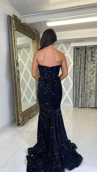 ROSIE'S CLOSET IN STORE