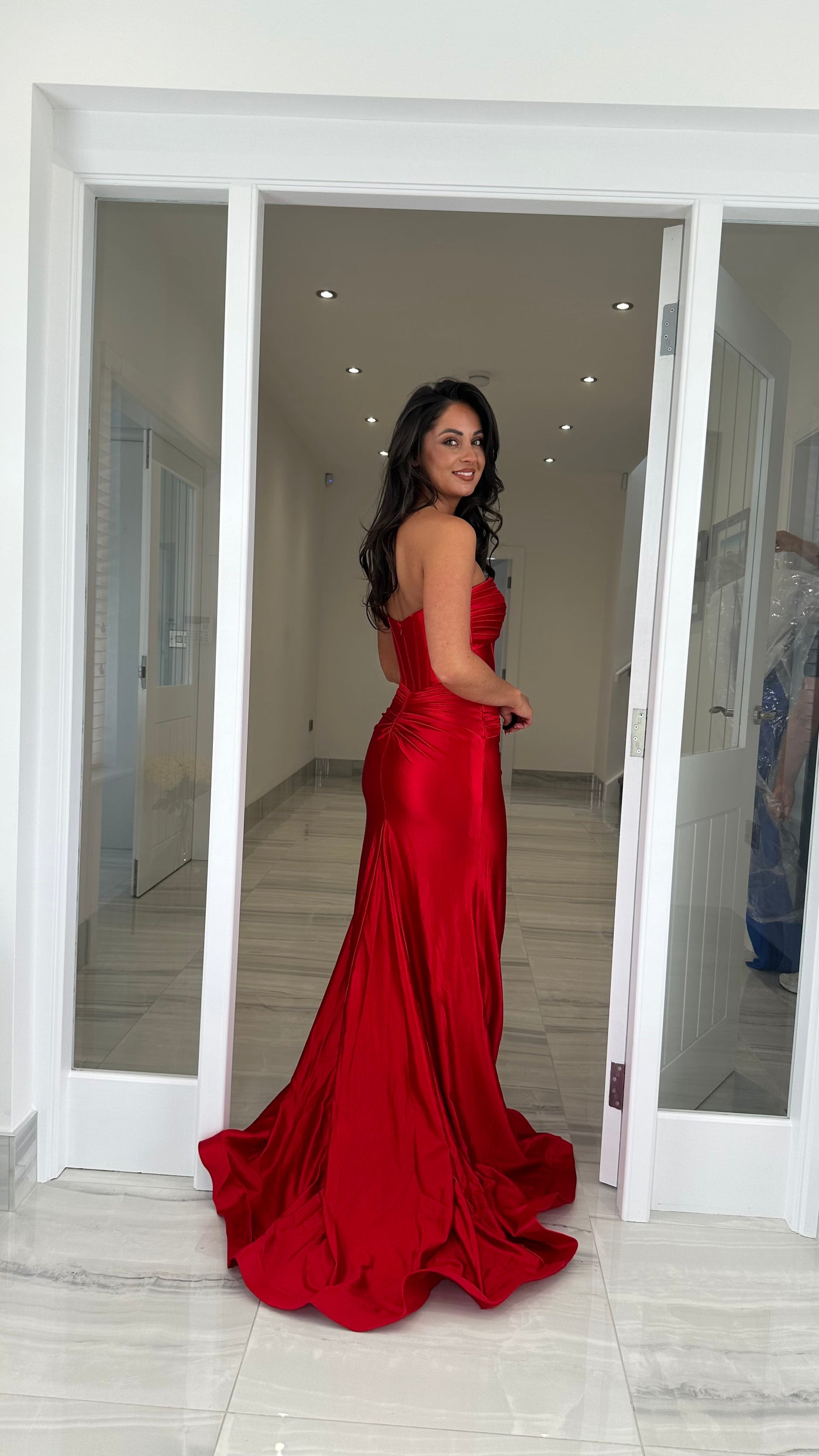 Red Strapless Sweetheart Satin Gown – Rosies Closet Red Strapless Sweetheart Satin Gown – Rosies Closet