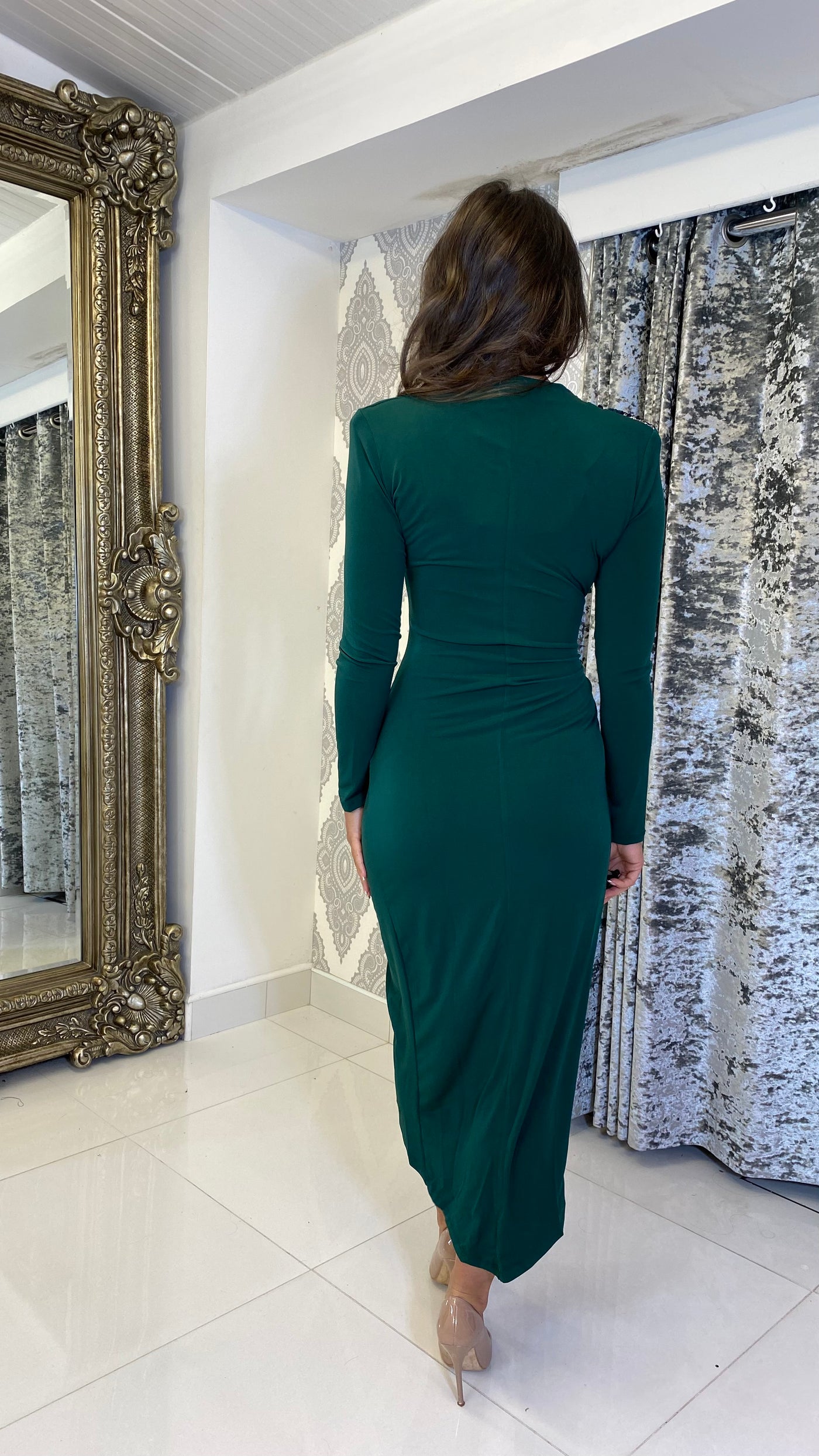 Sequin Detailed Long Sleeves Midi Ruched Dress In Emerald Green