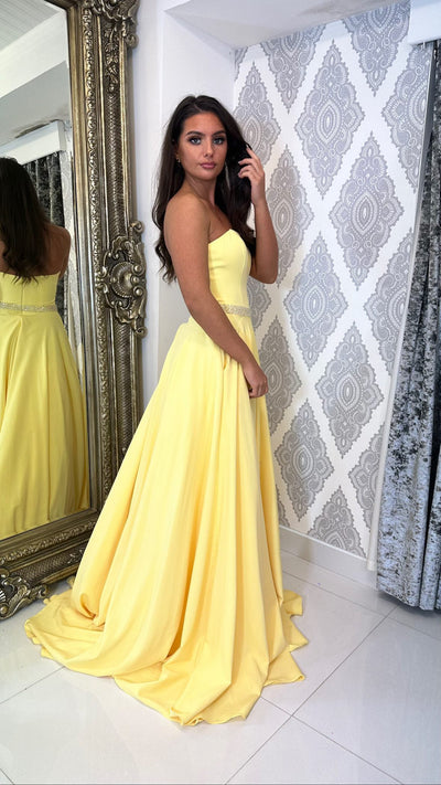 ROSIE'S CLOSET IN STORE