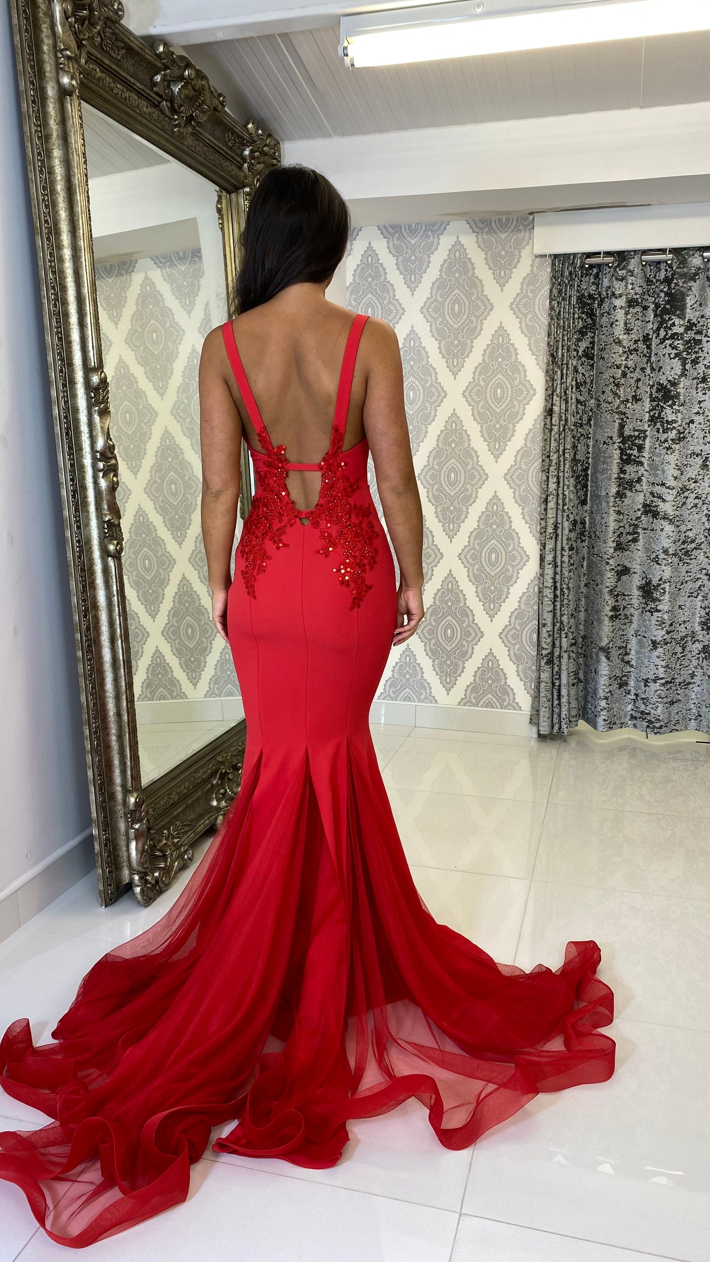 Chiffon Train Prom Dress With Plunge Neck In Red